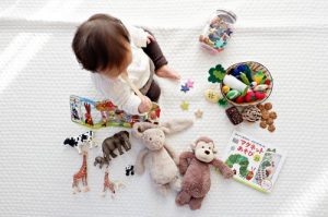 Toys you should bring when moving across the country with kids