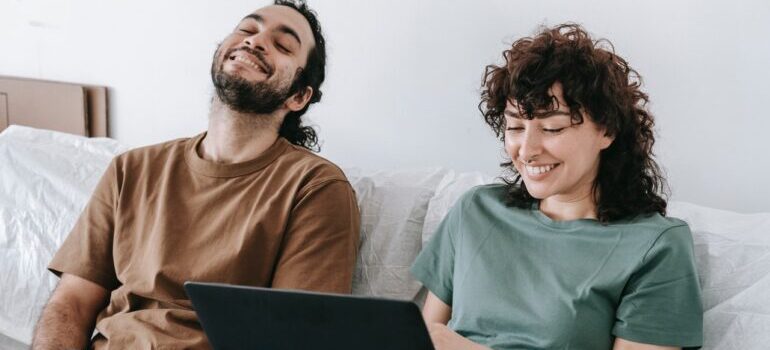 Couple searching Best Places to Live in Pennsylvania on the internet