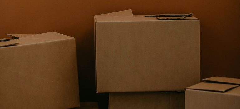 free carboard boxes are great when you want to move long-distance cheap
