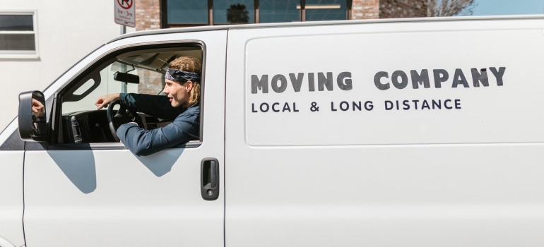 Professional moving company will make moving coast-to-coast easier
