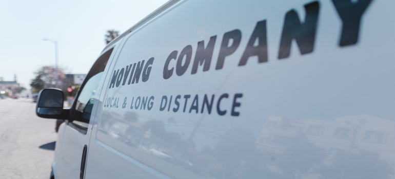 a moving company truck suitable for moving from Charlotte to Atlanta