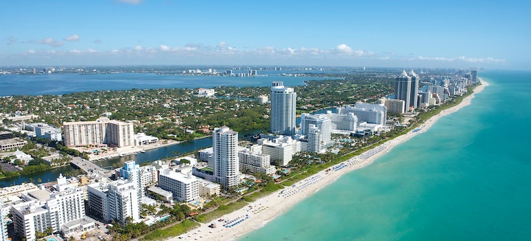 Miami beach;