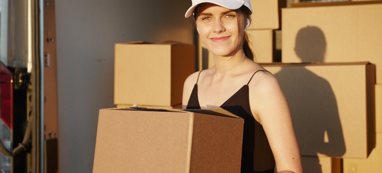 woman moving to another city